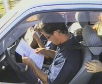 - Estou indeciso. Vou pela estrada ou pela auto-estrada?