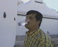 - Ainda se fosse vinho!