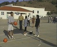 Tenho muita pena mas depois deste cesto j� n�o fico na escola. A NBA espera-me!