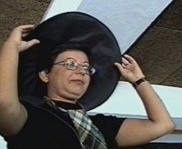 - Acho que vou passar a dar aulas de chap�u... Sei l� ... sinto-me no s�culo XIX!